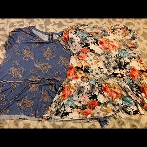 Bundle of 2 Agnes & Dora Relaxed Ruffle Tees Sz M